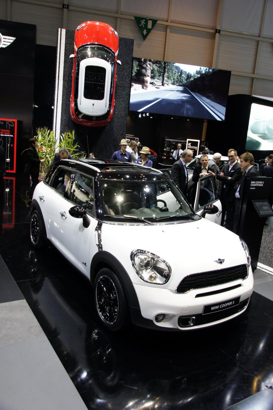  Mini Cooper S Countryman 2011 года  (фото 5 из 8)